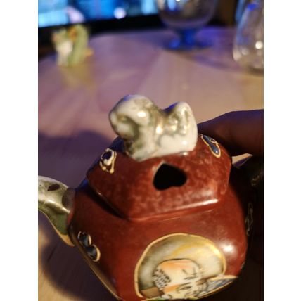 Small Oriental Lidded Trinket Pot/ Burner