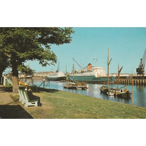 The Harbour Weymouth Dorset Postcard (DOR77003)