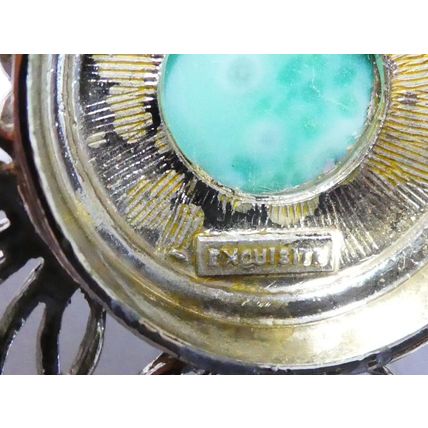 VINTAGE Rare Signed Exquisite Pearl & Pressed Floral Green/Peking Glass BROOCH