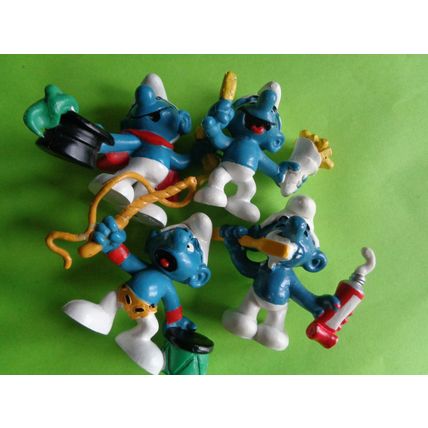 Job lot of 10 smurfs roman guard scottish bagpipe chef tennis lion tamer set4