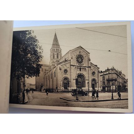 Postcards Nimes, France. Book of 20. Unposted
