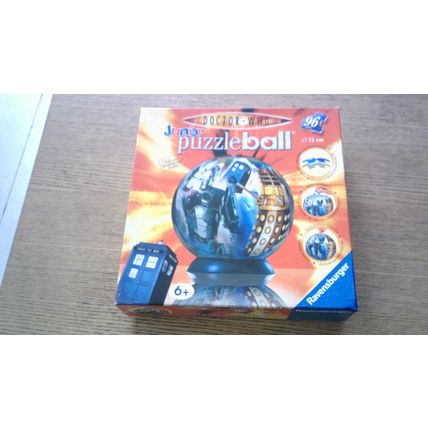 DOCTOR WHO Junior Puzzleball (96 Piece) Ravensburger (2007)