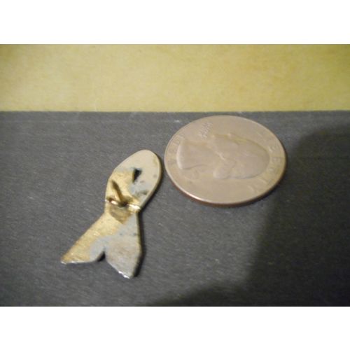 Purple Ribbon,Respect Women Lapel Pin