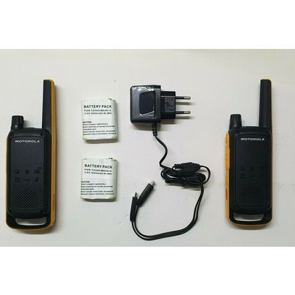 PAREJA DE WALKIE TALKIE MOTOROLA TLKR T82 + CARGADOR +BATERÍAS RESISTENTES IPX4