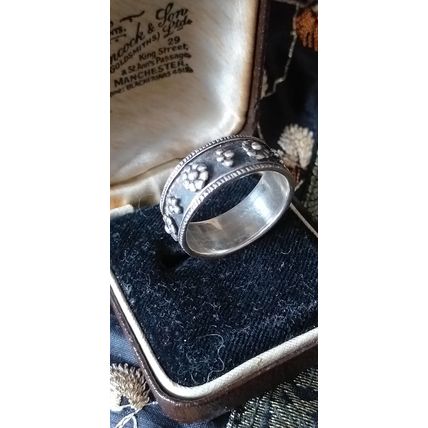 Vintage 1960-s Sterling Silver 925 Beautiful Band Ring UK Q, US 8 - Nice Design.