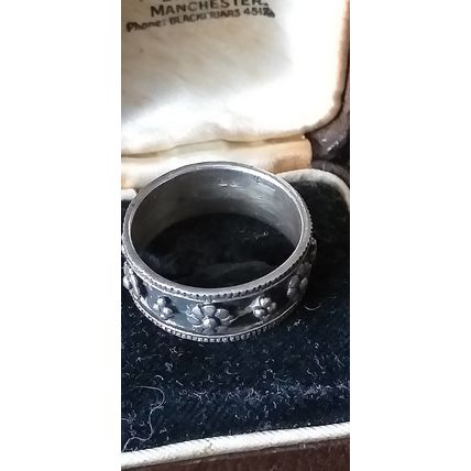 Vintage 1960-s Sterling Silver 925 Beautiful Band Ring UK Q, US 8 - Nice Design.