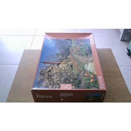COTTAGE, EASTNOR, HEREFORDSHIRE Jigsaw Puzzle (2000 Piece) W H Smith.