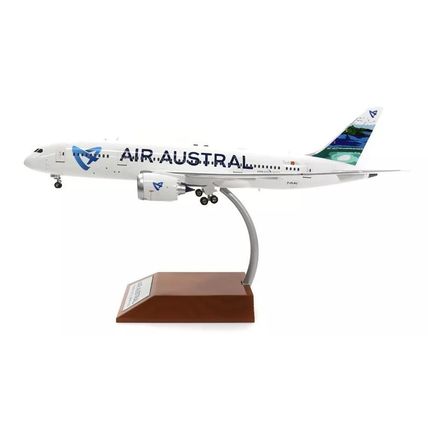 BOEING 787-8 AIR AUSTRAL REG:F-OLRC W/STAND - INFLIGHT200 IF7870616 1/200 - SALE