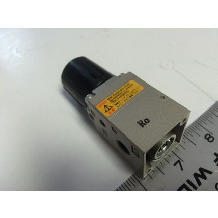 NEW SMC VEX1A33, VEX1A33-01 PRECISION PNEUMATIC REGULATOR, 1.0MPa, 1/8"NPT,BR