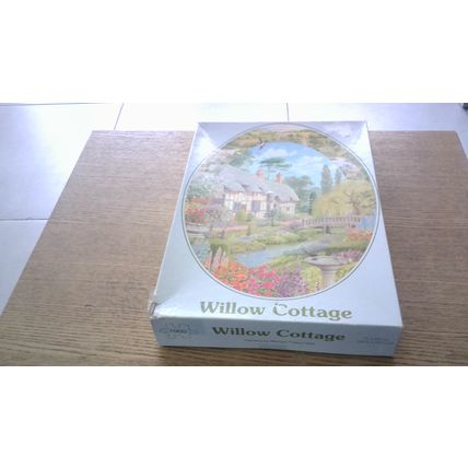 WILLOW COTTAGE by Michael Pollard Oval Jigsaw Puzzle (1000 Piece) Express Gifts