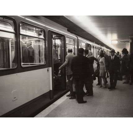 Frankfurt Ausgang Rush Hour Station German 9x6 Train Press Photo