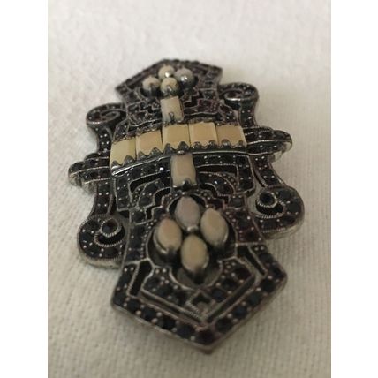 Stunning UTERQUE Italian Costume Brooch