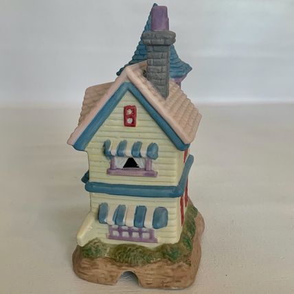 Easter Village Bunny House BAKERY Lightable Spring Decoration Bunny Figurine VTG
