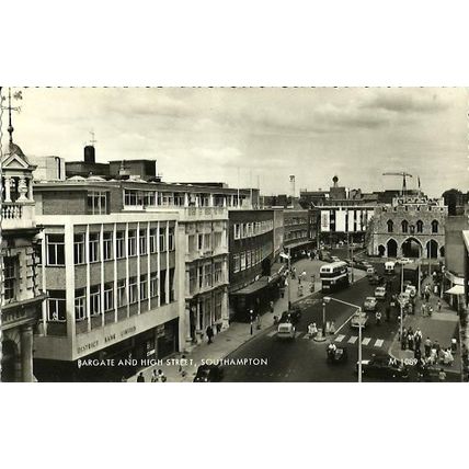 Hampshire SOUTHAMPTON Bargate & High Street Postcard (Valentine M.1089)