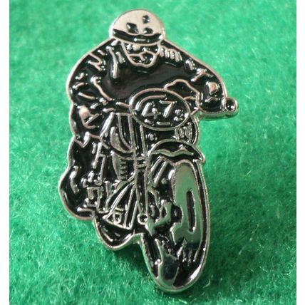 Classic 1960's British Motorbike Ton Up Boy Metal Cafe Racer TT Bike Pin Badge