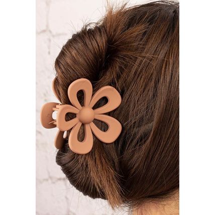 Camel Sweet Hollowed Flower Shape Claw Clip