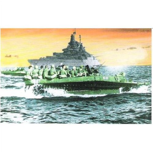 Military - Battle of Okinama, Japan - amphibious landings - US postcard