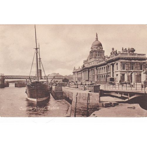 Custom House Dublin Irish Postcard (IRE72207)