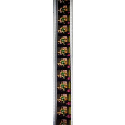WIZARD OF OZ . Pk RED - B035i. 1 STRIP OF 10 - 35MM FILM CELLS