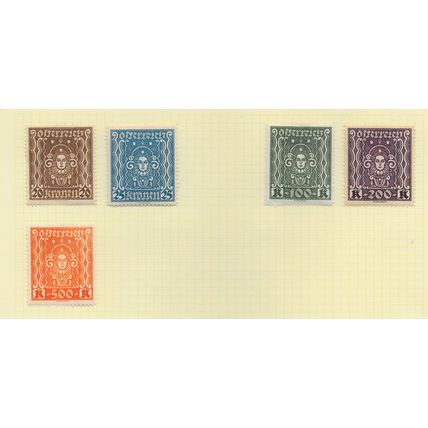 AUSTRIA MH & MNH SELECTION PRE WAR STAMPS 112 COUNT NEWSPAPER AIRS ARMS ARTS ETC