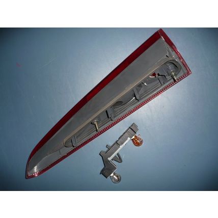 Volvo V70R XC70 V70 Upper Tail Light Lens + Bulb Socket 98 99 00 Right Passenger