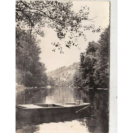 Sermizelles Sous les Roches France Postcard unused VGC