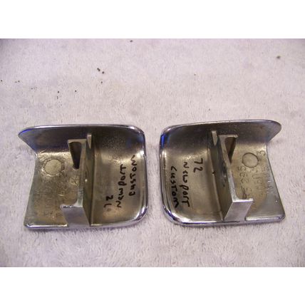 1972 CHRYSLER NEWPORT CUSTOM INSIDE DOOR LATCH HANDLES