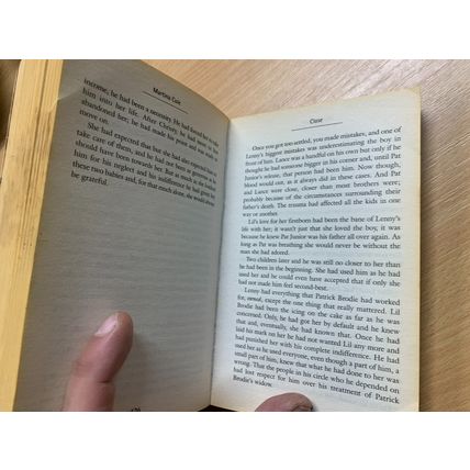 2007 MARTINA COLE "CLOSE" FICTION PAPERBACK BOOK (P3)