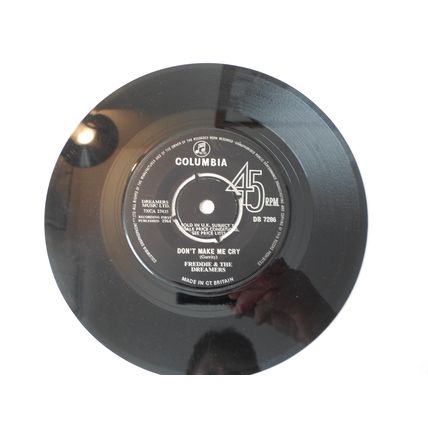 7"1964. FREDDIE & THE DREAMERS .I LOVE YOU BABY. COLUMBIA DB 7286. VERY GOOD