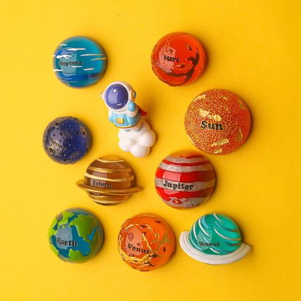 Planet Astronaut Magnet Fridge Magnet