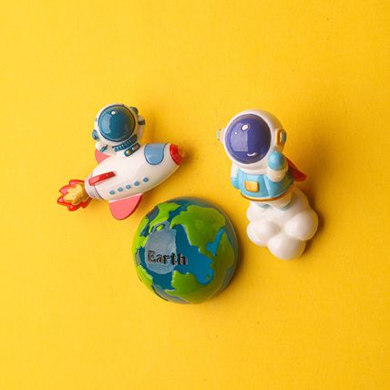 Planet Astronaut Magnet Fridge Magnet