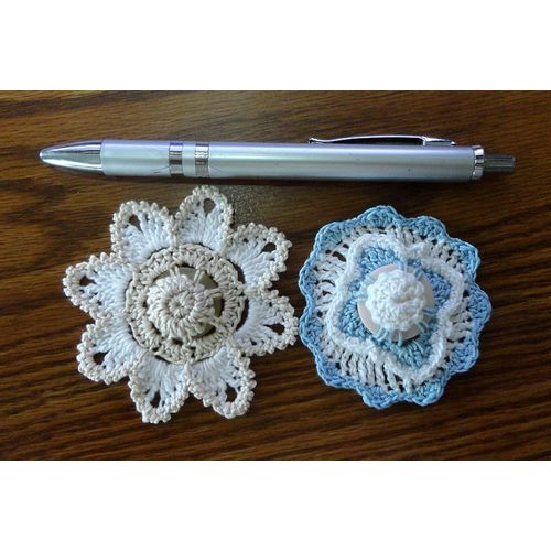 Button flowers #bf01 lot of 2 crochet decoration adornment embellishment motif