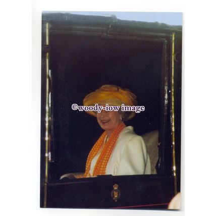 pq0115 - Queen Elizabeth at Royal Ascot - postcard