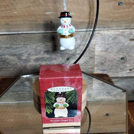 1997 Hallmark Keepsake Ornament - Snowman Porcelain Hinged Box.