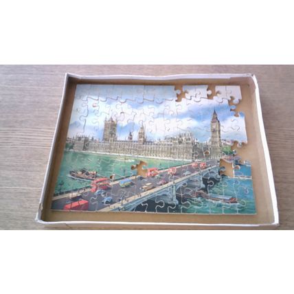 HOUSES OF PARLIAMENT Wooden Jig Saw Puzzle (125 Pieces - 6 MISSING) VICTORY