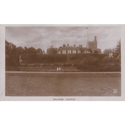 ED 325 WALMER CASTLE. RP POSTCARD