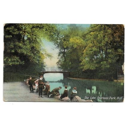 The Lake, Pearsons Park, Hull, Yorkshire, Postcard.