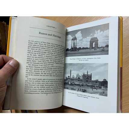1957 1ST EDITION "A BARBARIAN IN INDIA" OPPENHEJM ILLUSTRATED HARDBACK BOOK (P3)
