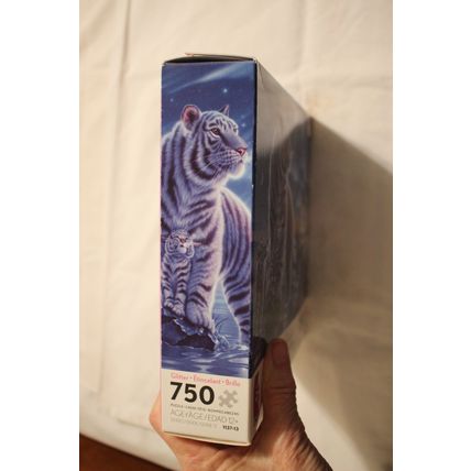 BEYOND THE AURORA 750 PIECE PUZZLE SEALED GLITTER SHIMMER WHITE TIGERS