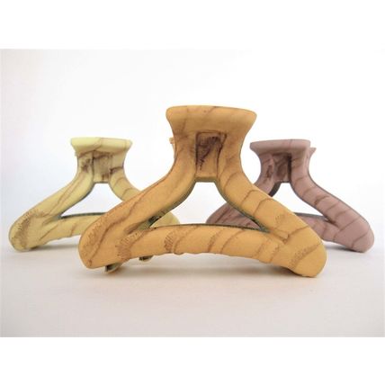 Faux wood wooden geometrical triangle hair claw clip medium fine hair
