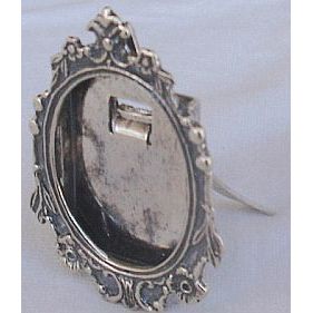 Oval photo frame miniature