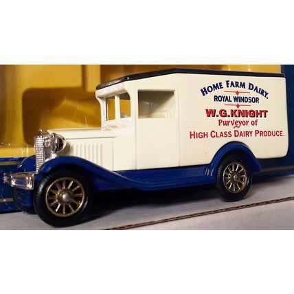 BOXED * KNIGHT's HOME FARM * ROYAL WINDSOR CREAM VINTAGE VAN - LLEDO - VERY GOOD
