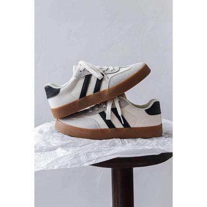 White Striped Lace-up Flat Sneakers