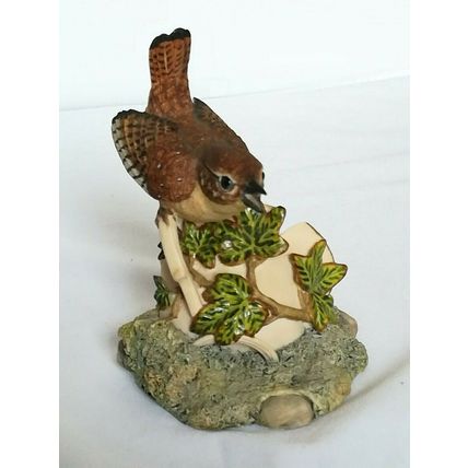 BORDER FINE ARTS, WREN ON TEACUP, RB5, Ayres, Ladybird. 1985, Very Rare.