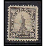 566 15c Statue of Liberty Almost Very Fine MMH K1552
