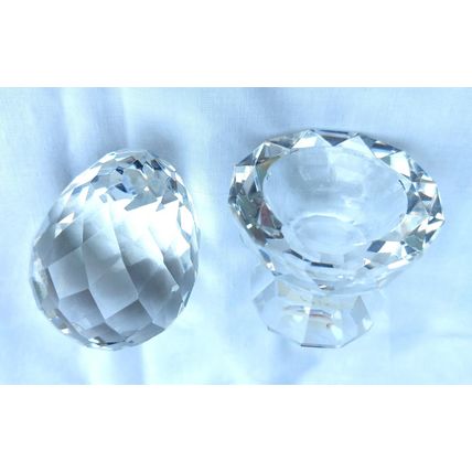 NEW HANDMADE SPARKLING CRYSTAL GLASS DETAILED MINATURE OF AN EGG & EGG HOLDER