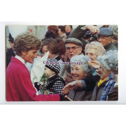 er0281 - Princess Diana on Walkabout in Church Gresley, in Jan.1991 - postcard