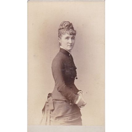 VICT. CDV PHOTO -ATTRACTIVE LADY/FASHION/HAIRSTYLE BY A.H. SMITH, SALEM. MASS
