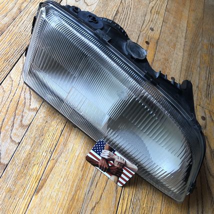 Volvo C70 S70 V70 XC70 V70R Genuine Volvo Passenger Right Headlight 8628403 OEM