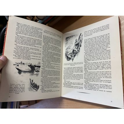 1954 "EAGLE ANNUAL NUMBER 4" DAN DARE ILLUSTRATED HARDBACK BOOK (P5)